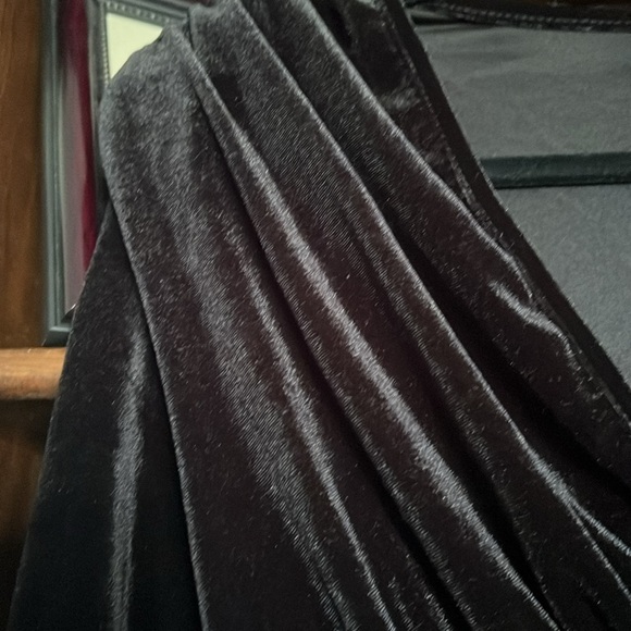 S H E I N Solid Black Velour Long Sleeve Mermaid Style Dress, Size 1XL(14), EUC. - Picture 4 of 12